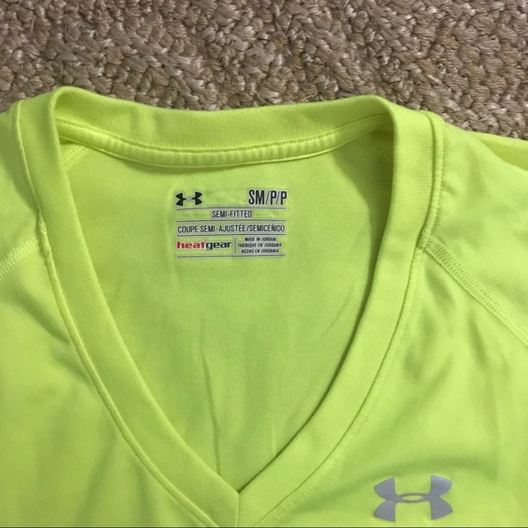 Neon Yellow short sleeve Under Armour Tee! 🏃‍♀️ - Picture 2 of 3